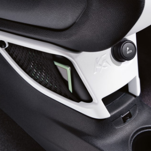 Mreža za shranjevanje na sredinski konzoli Pearl barve